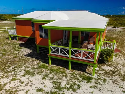 D & H Sunshine Two-Bedroom Villa — 2-bedroom villa in West End, Anegada, BVI